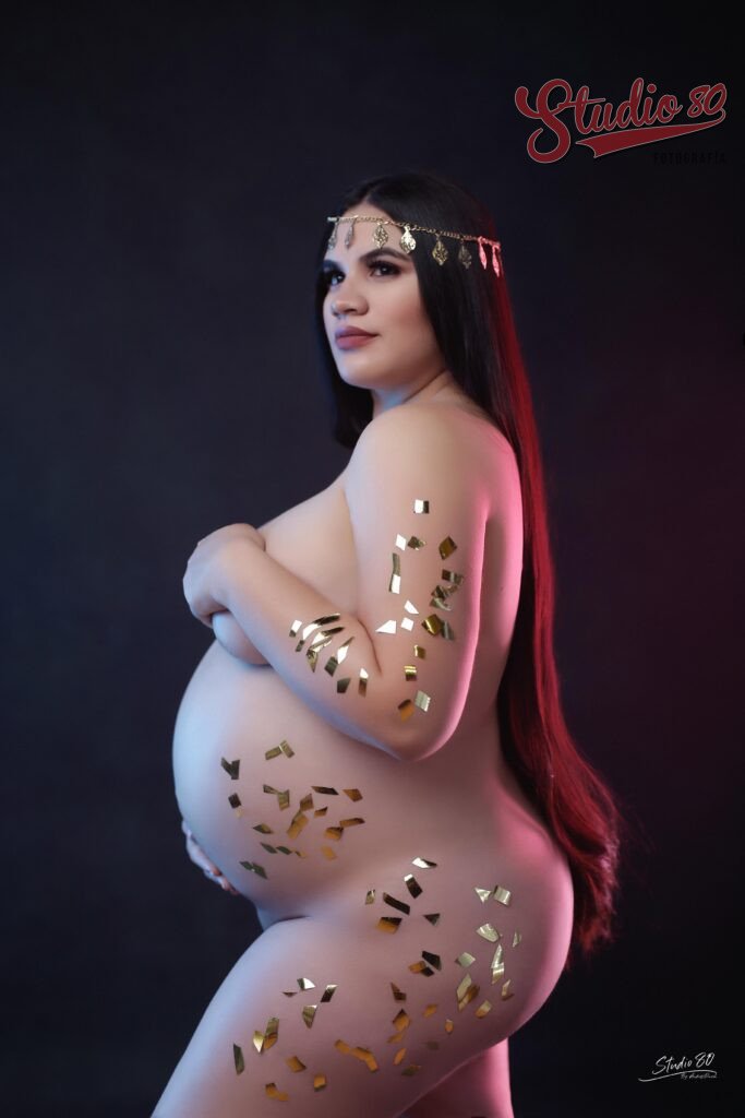 desnudo artistico, euphoria makeup, aesthetic pregnant, fotografia moderna, iluminacion